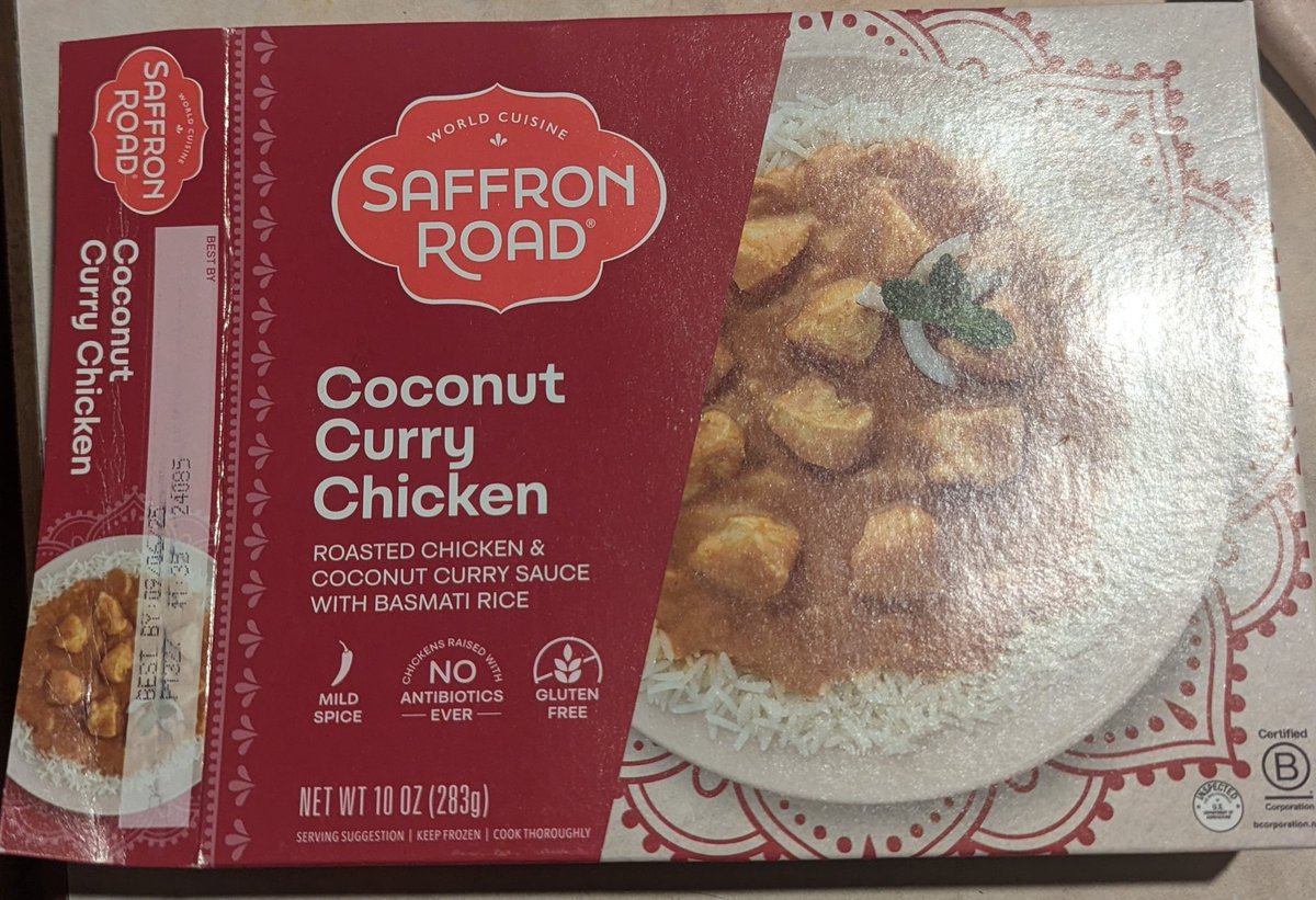 cyberhkr's tweet photo. @SaffronRoadFood  The promise on the outside of the packaging isn't reflected on the inside. Seriously three pieces of chicken? 🤔 https://t.co/LwLWSTxKbh