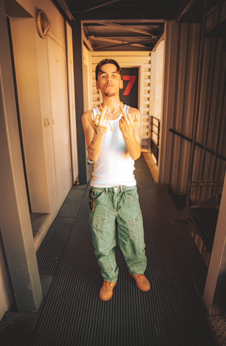 999Jxson's tweet photo. @ItsNameJr Ça photo ça photo 🚶🏻‍➡️ https://t.co/JSW0nA7PDw