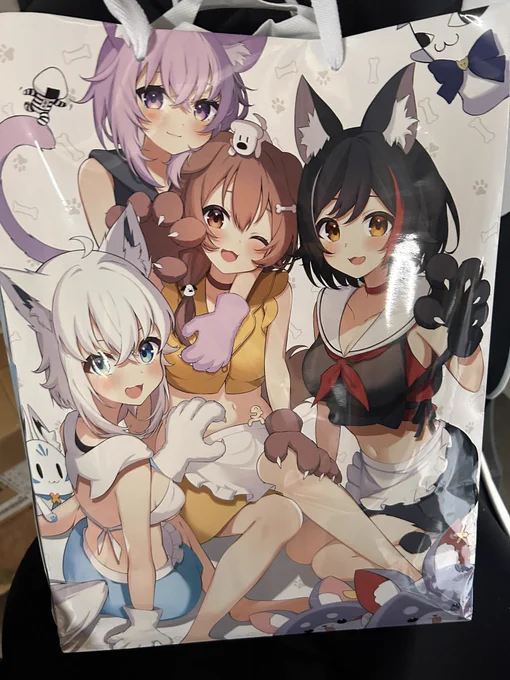 コミケの戦利品が届いた- ̗̀ ̖́-タクミンくんの紙袋が太っちょさんになりました…にしても可愛い( ◜ω◝ ) 