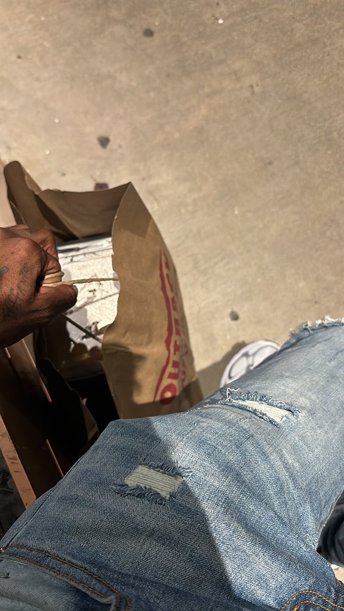 bigg45ive's tweet photo. Food Run Wit babe https://t.co/XaX5c2pwXg