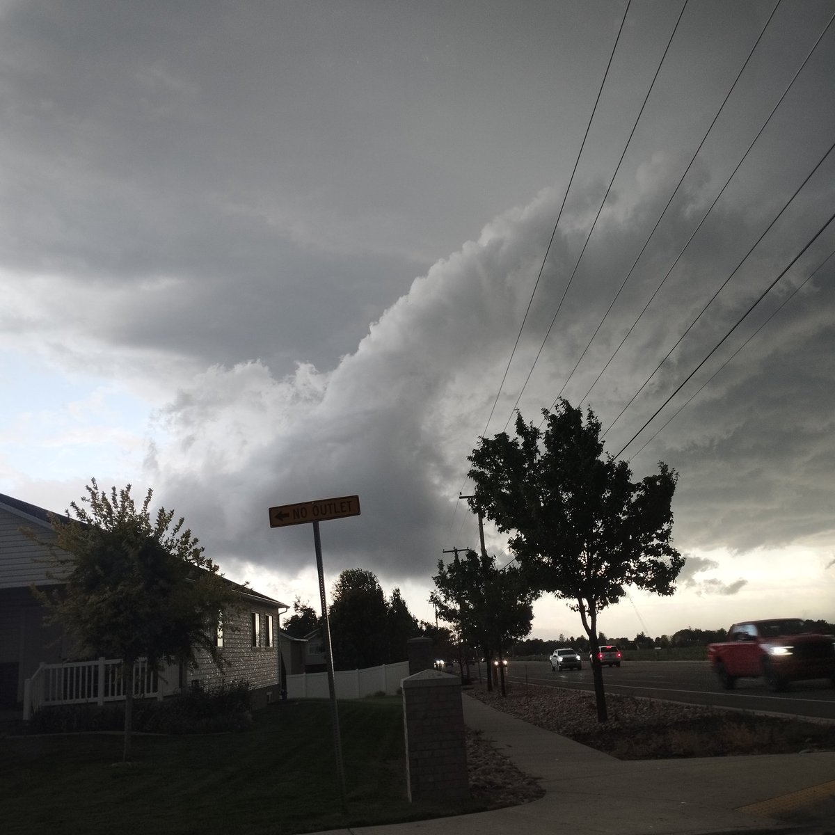 LittleKeisyooo's tweet photo. Crazy views of the storm from American Fork/Cedar Hills! We hydroplaned multiple times. Stay safe out there 🙏🏼 #utwx #utah #utahcounty https://t.co/hvhbo4LAJZ