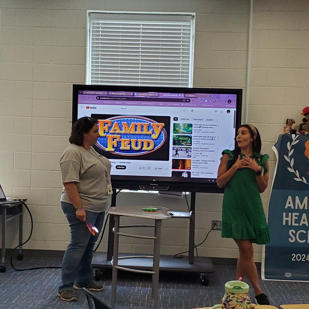 MrsJBonds's tweet image. We had a great time #engagingteachers in Teacher Feud! #LESengagementCOUNTS @LugoffElem @kcsdschools