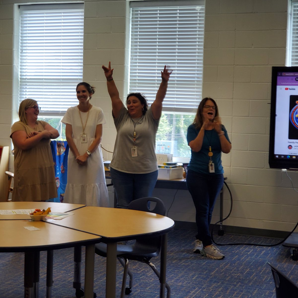 MrsJBonds's tweet image. We had a great time #engagingteachers in Teacher Feud! #LESengagementCOUNTS @LugoffElem @kcsdschools
