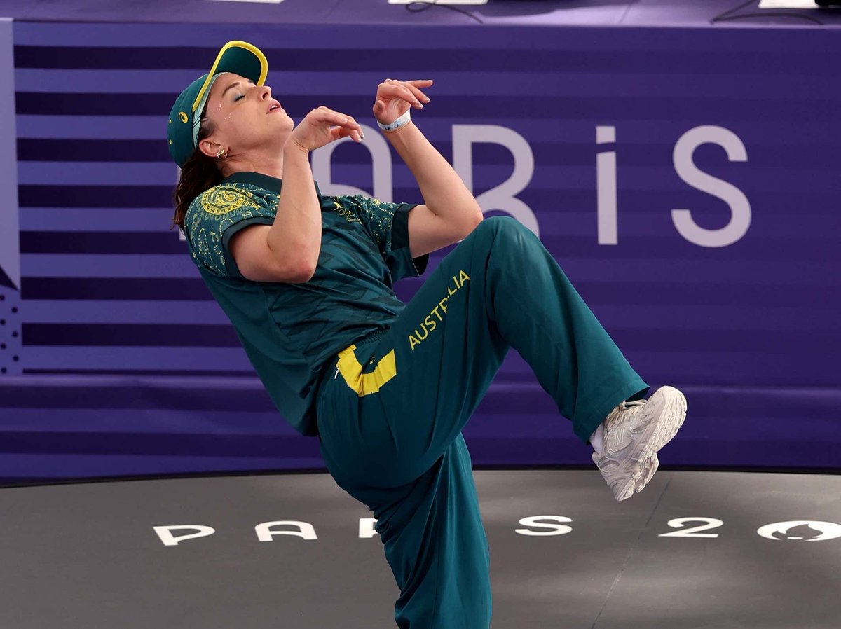 Viral Australian breakdancer Rachel 'Raygun' Gunn has come under fire after the Olympics 👀 

A petition claims she set up her own governing body and "manipulated the selection process to her own advantage."

on3.com/pro/news/viral…