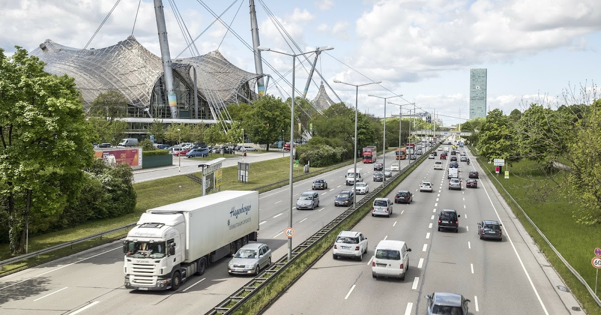 AutoREALIDADE's tweet photo. Brasil tentará seguir a Suécia em segurança no trânsito [Coluna Fernando Calmon] https://t.co/SouymiC8rV https://t.co/9WfsCEKt7h