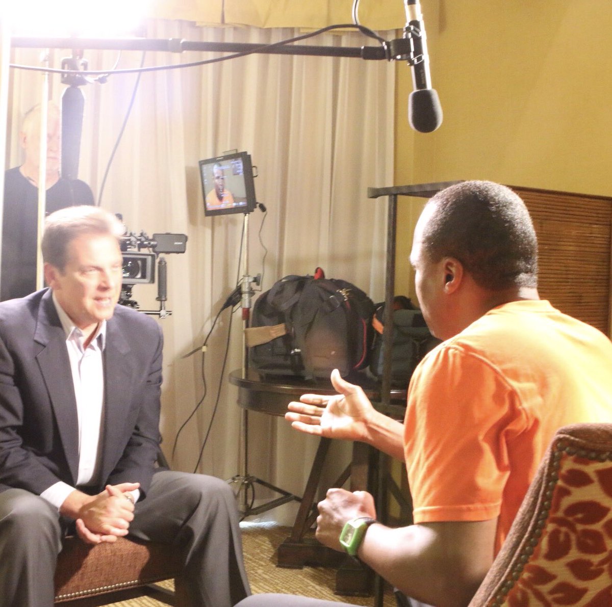 KennyRiceSports's tweet photo. 9 years ago today one of my all time favorite interviews taking place, appropriately, in #Montreal ⁦@SugarRayLeonard⁩ on #OlympicGold #ProCareer #ToughOpponents #Movies #TV  A fascinating man, an amazing life! https://t.co/cSq9Cx4a5d