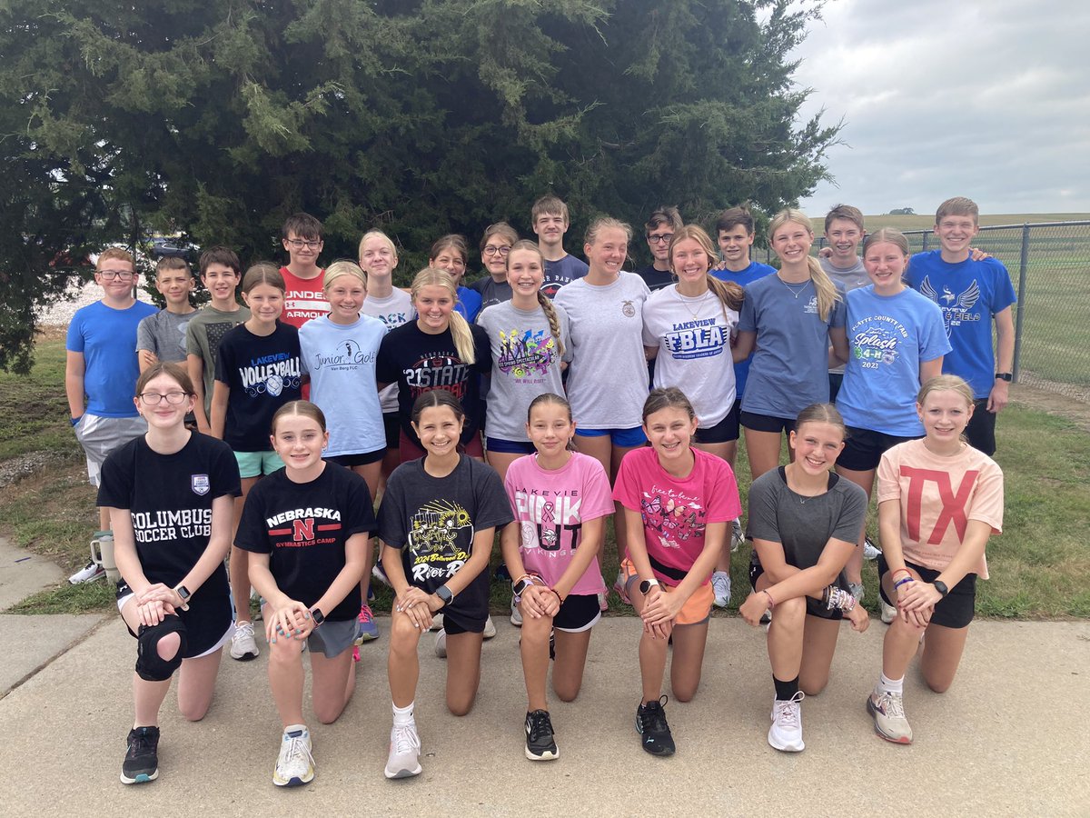 XCLakeview's tweet image. Getting ready to head out for our second practice.#lakeviewvikes