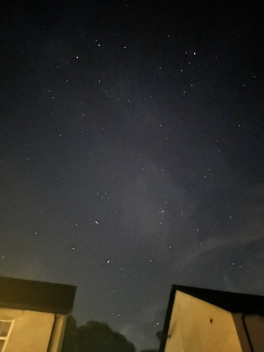 emst77's tweet photo. I just love a beautiful sky! Been a good couple of days 💜 https://t.co/iVkl8EkLhS