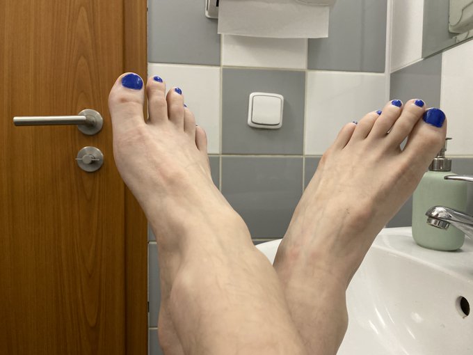 Meanwhile at work... 😋😈 #feet_pics #feetworshi̇p #feetpicsforsales #feetmaster #feetseller #sexysoles<a href="/tag/feet_pics"class="tags">#feet_pics</a><a href="/tag/feetworshi%CC%87p"class="tags">#feetworshi̇p</a><a href="/tag/footfetish"class="tags"><span>#footfetish</span></a><a href="/tag/feet"class="tags"><span>#feet</span></a><a href="/tag/sexyfeet"class="tags"><span>#sexyfeet</span></a><a href="/tag/sexysoles"class="tags"><span>#sexysoles</span></a><a href="/tag/sexytoes"class="tags"><span>#sexytoes</span></a>