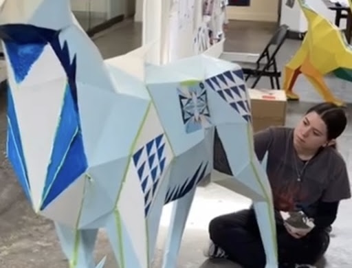 ¡ARTE-brije!  🖌🐉

Canutillo HS junior Faith Delgado was part of the team who worked to bring the Creative Kids art project “Guardians of the Desert” to life. The exhibit is now  housed at La Nube STEAM Discovery Center in Downtown El Paso.

Read more ➡ tinyurl.com/3umtrws7