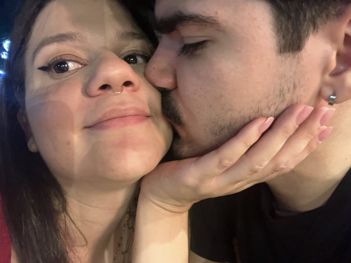 maluaca's tweet photo. eu quando acho o amor da minha vida https://t.co/ChB6hMEUBh