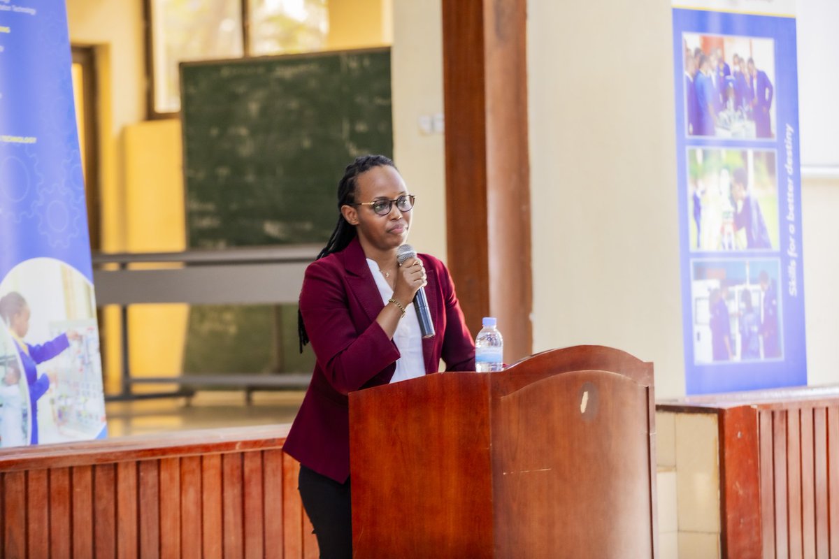 Kigali_College's tweet photo. Today, @Rwandapolytec DVC -ARIA ,Dipl. Ing. @emusonera and DVC -AF  @JPierreNKURANGA, together with the Deputy Principal  in Charge of Academics at @IPRCKigali Dr. Alice Ikuzwe welcomed and  interacted with the new students admitted to study in RP-Kigali College Ac. year 24/ 25. https://t.co/mQs2B5MRT3