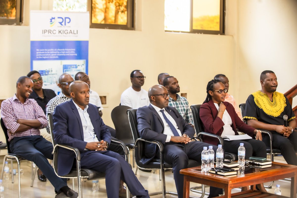 Kigali_College's tweet photo. They urged them  to focus on their studies starting from the Foundation Program as it will equip them with skills that foster a positive learning experience during their studies. https://t.co/uM3uQesGre