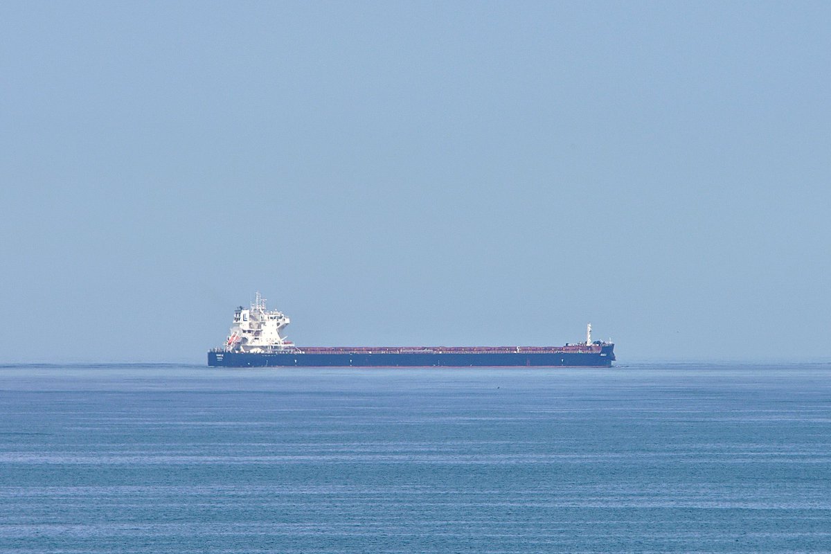 johnmorgan726's tweet photo. The PENGLAI, IMO:9952438 en route to (MF JFL) flying the flag of Panama 🇵🇦. #ShipsInPics #BulkCarrier #Penglai https://t.co/BBLraskPcC