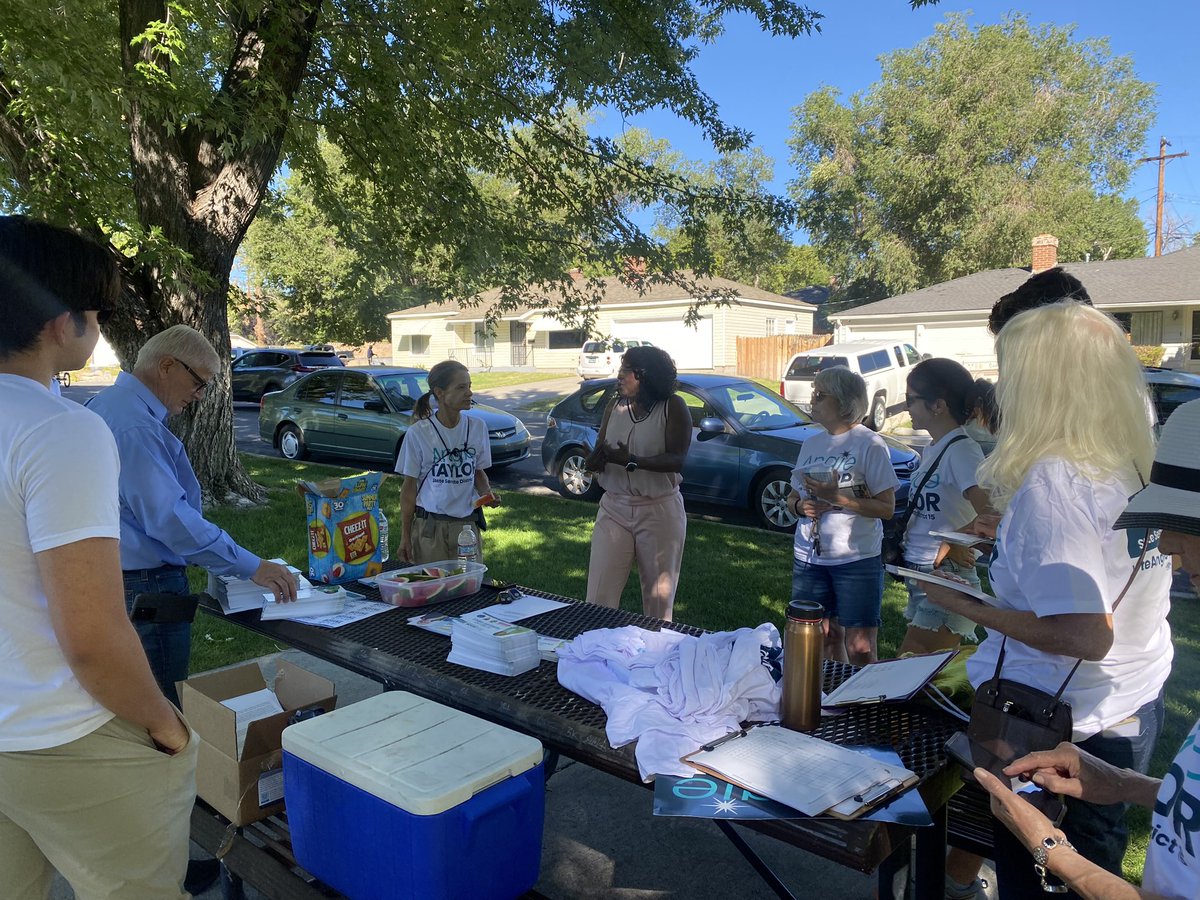 VoteAngieTaylor's tweet photo. Great campaign happenings this weekend with the Sun Valley Pool Party, Canvass Kickoff, and Capitol Blue Dinner!
You can always join us for canvassing, if you're interested please text Rosey (415-525-0188) to get involved!!
#angie4sd15 #campaigntime! https://t.co/1TtdOuO4mm
