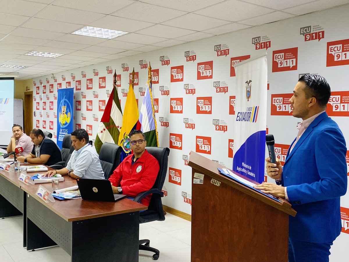 ECU911PVO's tweet photo. [EVENTO] 

El Coordinador Zonal, Leonardo Espinel participó en el evento de presentación de la campaña “Juntos prevenimos los incendios forestales”, liderada por @Ambiente_Ec. https://t.co/QIsEqKeEzq