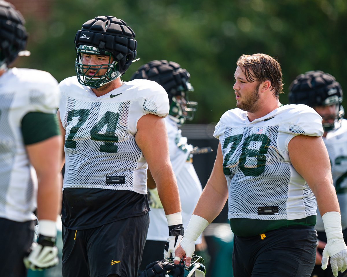Big dogs up front

#SicEm | <a href="/TFNB_YBFL/">TFNB Your Bank For Life</a>