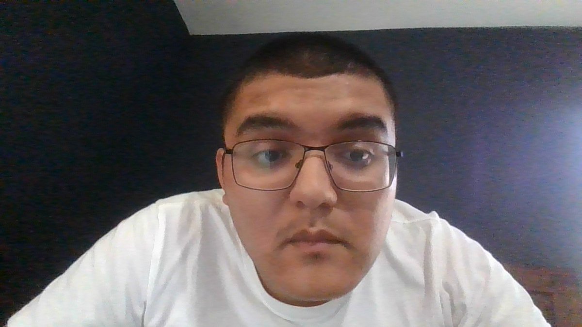 CraftyAdrian360's tweet photo. THis is the real me btw just so you know that my Twitter ain't hacked either lmao. If you get this message sent to you on discord, DO NOT ANSWER them. It's a scam artist. Block and report it to get it suspended. https://t.co/KMnRv3c51i
