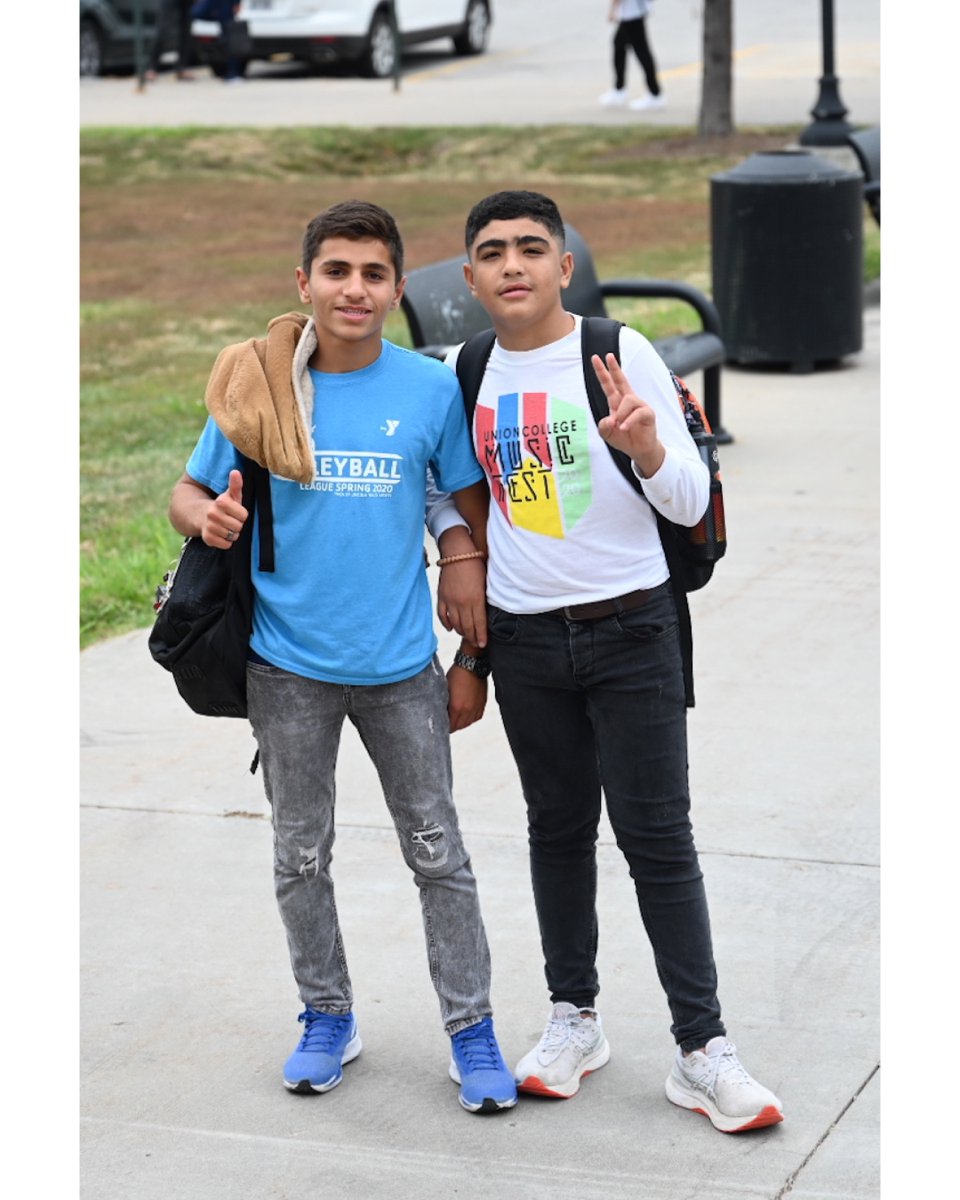 LHSLinks's tweet image. Today, we enjoyed the first day with all of our 9th-12th graders in the building. It was a great day of reconnecting as a school community with lots of hugs, high fives, handshakes, and smiles. #GoLinks #FirstWeekLPS