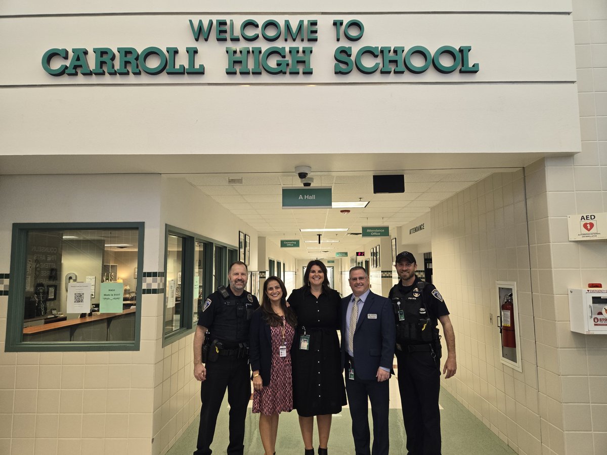 It was great having students back in the halls at CHS! Happy first day of the 24-25 school year,  Dragons!