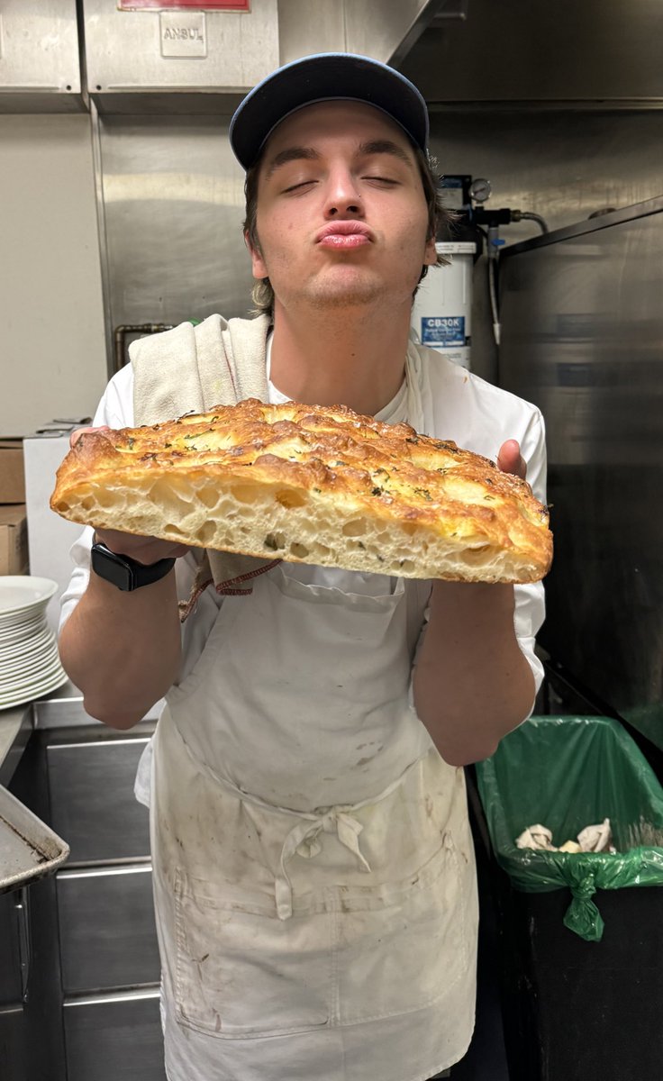 Juicyguyy's tweet photo. Come get yourself a hung twink that can cook and you’ll never regret it. 

Will cook for kisses btw… 😈😘😘 https://t.co/5ugdkXcCfb