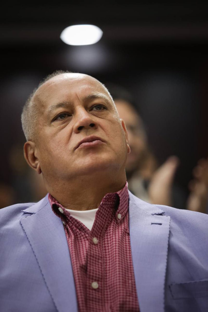 #GALERÍA | Este martes, 13 de agosto, el jefe del Bloque de la Patria en la Asamblea Nacional (AN), Diosdado Cabello Rondón, extendió la invitación a participar en la consulta de la Ley contra el Fascismo, Neofascismo y Expresiones Similares.
#VenezuelaSeRespeta