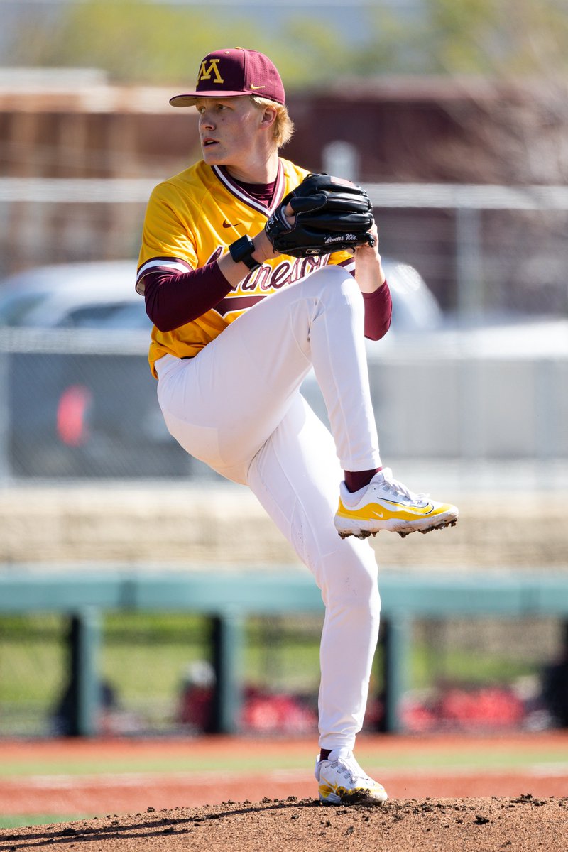 Happy International Lefty Day!

We 🤍 all of our lefty's

#GoGophs 〽️