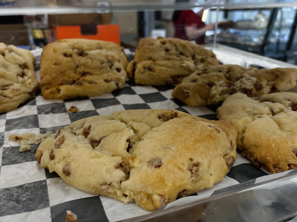Care for a cinnamon scone? 🤤

#Scones #FreshlyBaked #ShopLocal