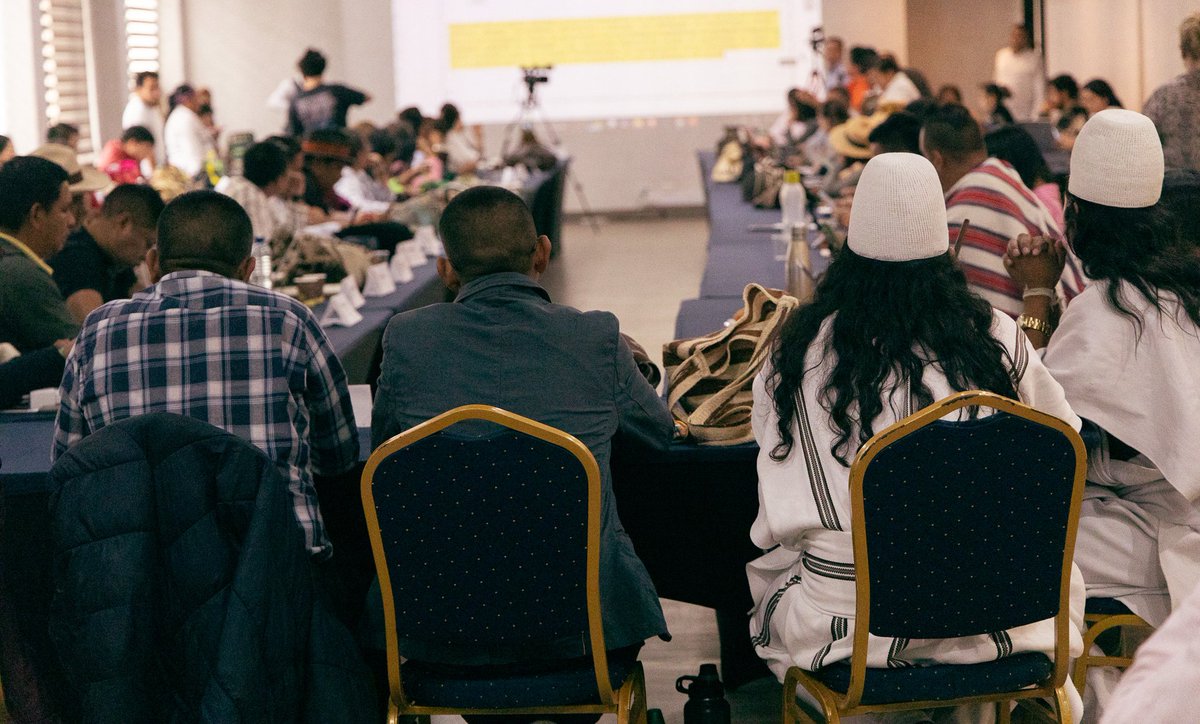 OrlandoRayo_'s tweet photo. 🇨🇴 Continuamos en el diálogo de gobierno a gobierno con la Mesa Permanente de Concertación con los Pueblos Indígenas. Avanzamos en el Registro de Comunidades Indígenas y Cabildos en Contexto de Ciudad, lo que permite fortalecer las estructuras del movimiento indígena. Junto al @MinInterior, @mincultura y delegados indígenas de la @MPCindigena, trabajamos en:
🔹 Fondo del Buen Vivir
🔹 Protocolización de Cabildos en Contexto de Ciudad
🔹 Estrategia y ruta de la ETIS
🔹 Seguimiento a la Política Pública de Mujer, Familia y Generación y acuerdos PND
🔹 Ajuste metodológico del capítulo del Plan Nacional de Cultura
🔹 Ley de Cultura y diálogo con el Viceministro de las Culturas y los Saberes

Exigiendo el respeto por nuestros derechos y la consulta previa, libre e informada.

Seguimos caminando la palabra de vida para volver al origen.

@MPCindigena @ONIC_Colombia @petrogustavo