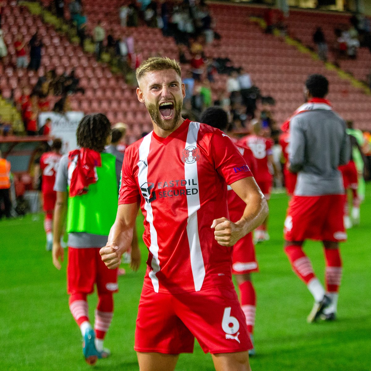 A good night under the E10 lights 🌙

We'll see you in Charlton on Saturday, O's! 👋

#LOFC #OneOrient
