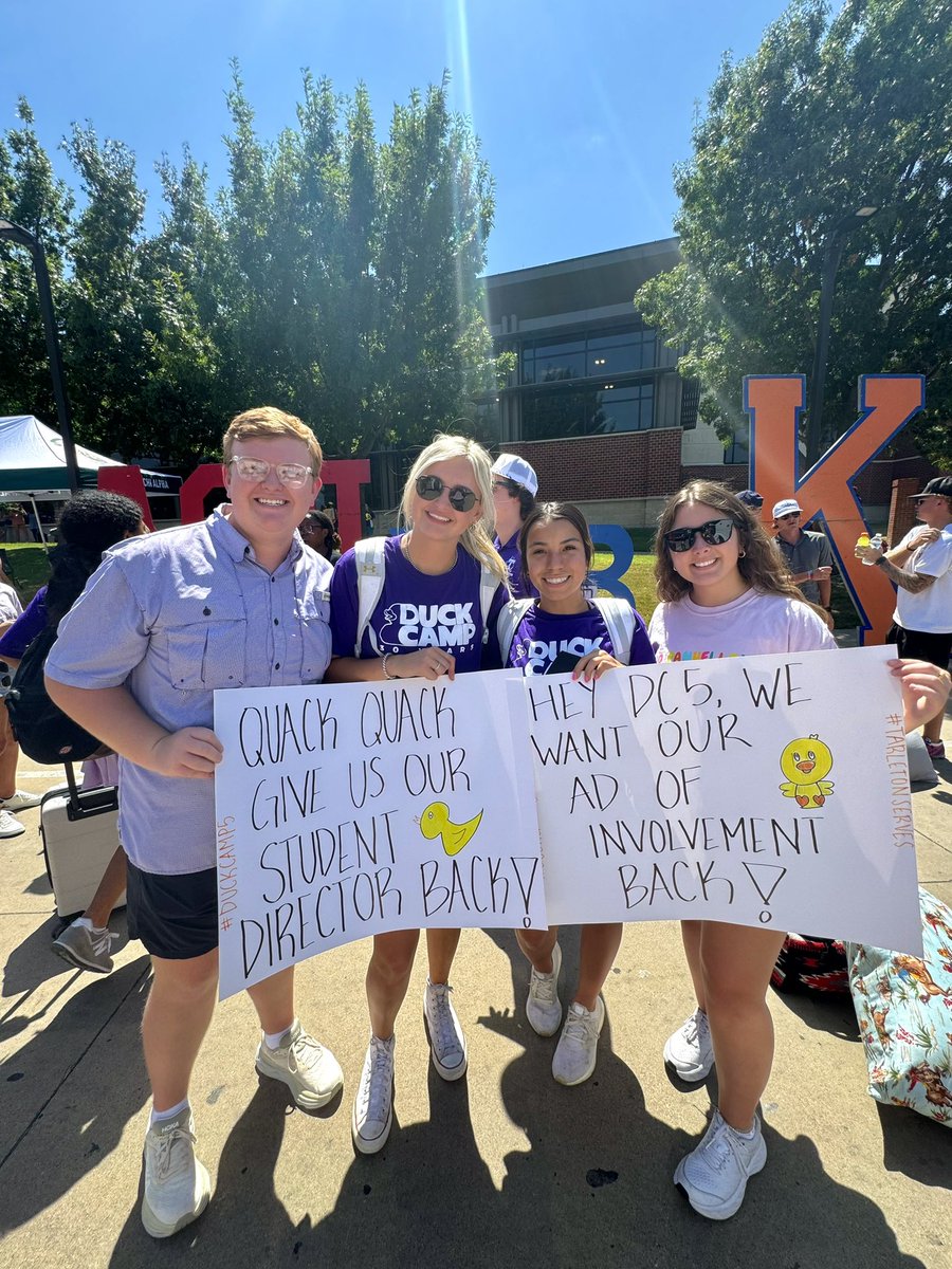 DUCK CAMP 5 RETURN!! We’re so happy to have our Student Director and Assistant Director of Involvement back! We’re so excited for the new semester to start 🤩🤩🤩