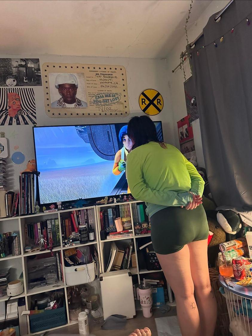 mikey || SCHOOL SPIRITS SPOILERS tweet media