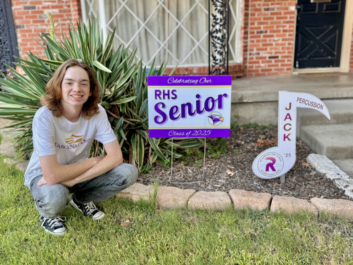 emaroo77's tweet image. 10th grade, 12th grade, and year 14 started!! Can’t believe how fast we went from Jack’s first first day and now his last first day! Doesn’t seem possible. #mamatired #teachertired #classof2025 #risdfirstday #risdbetheone