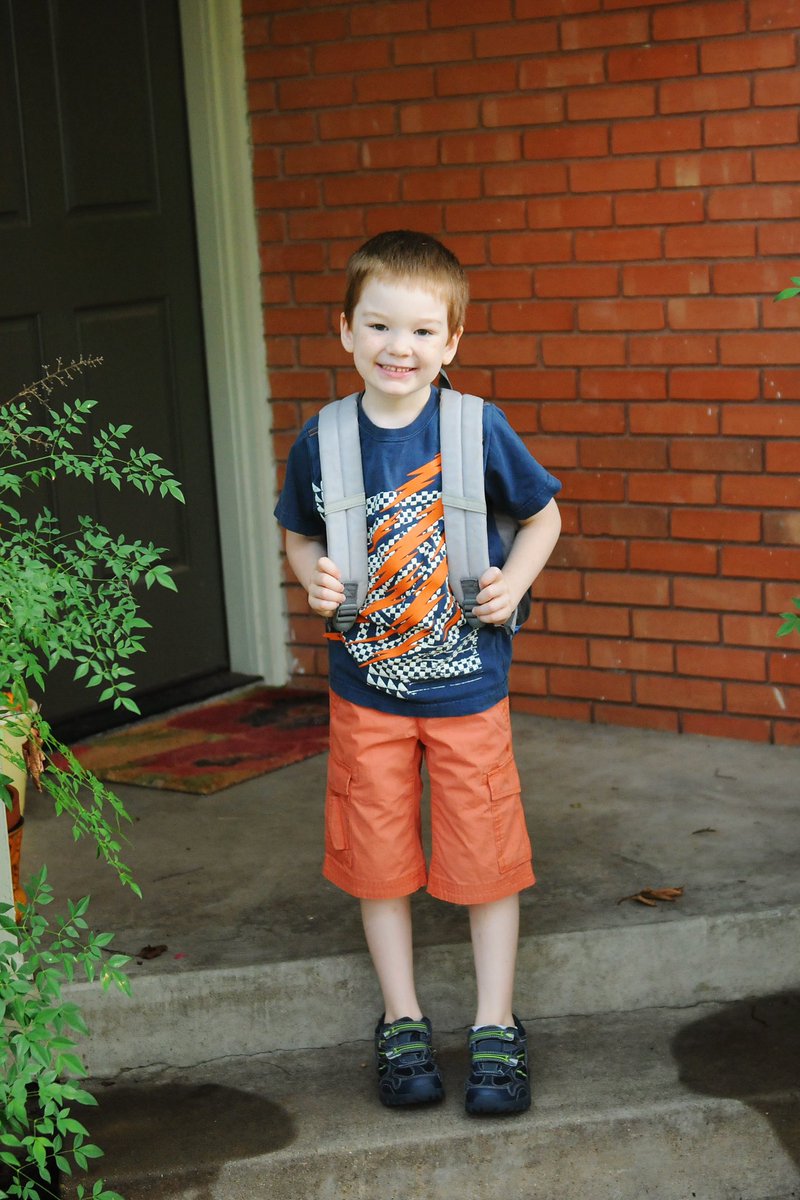 emaroo77's tweet image. 10th grade, 12th grade, and year 14 started!! Can’t believe how fast we went from Jack’s first first day and now his last first day! Doesn’t seem possible. #mamatired #teachertired #classof2025 #risdfirstday #risdbetheone