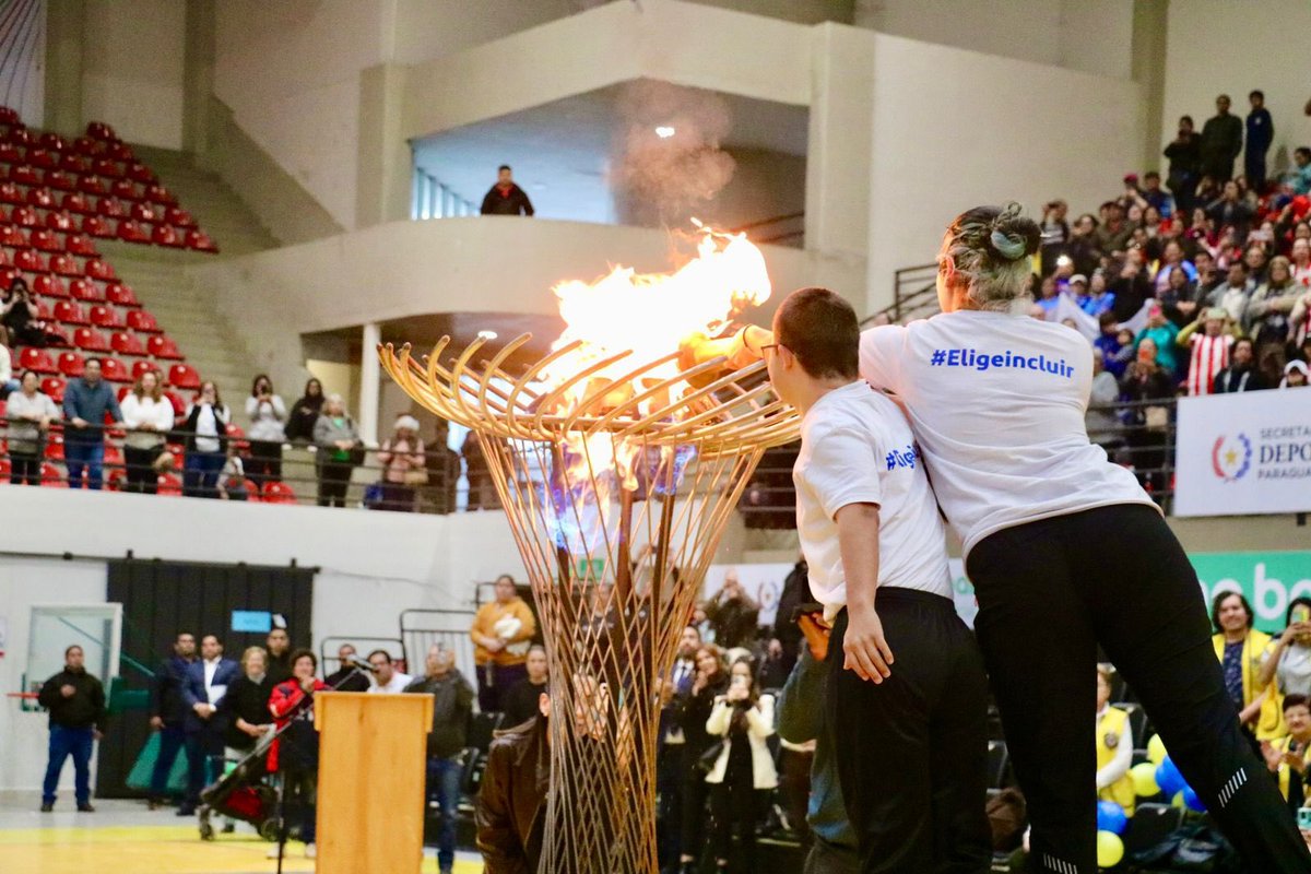 ✨Ceremonia de Inauguración de los Juegos Regionales <a href="/oep_paraguay/">OlimpiadasEspeciales</a> Capital 2024🇵🇾

Presentes:

Pdte. de la Rca.: <a href="/SantiPenap/">Santiago Peña</a>

Primera Dama de la Rca.:<a href="/LetiOcamposP/">Leticia Ocampos</a>

Pdte.COP: <a href="/CamiloPerezLM/">Camilo Perez LopezM</a>

Ministro <a href="/sndpy/">Secretaría Nacional de Deportes</a>: <a href="/tigre7ramirez/">tigre Ramirez</a>

Pdte. <a href="/CONMEBOL/">CONMEBOL.com</a>: <a href="/agdws/">Alejandro Domínguez</a>

Autoridades OEP

#ParaguayPuede