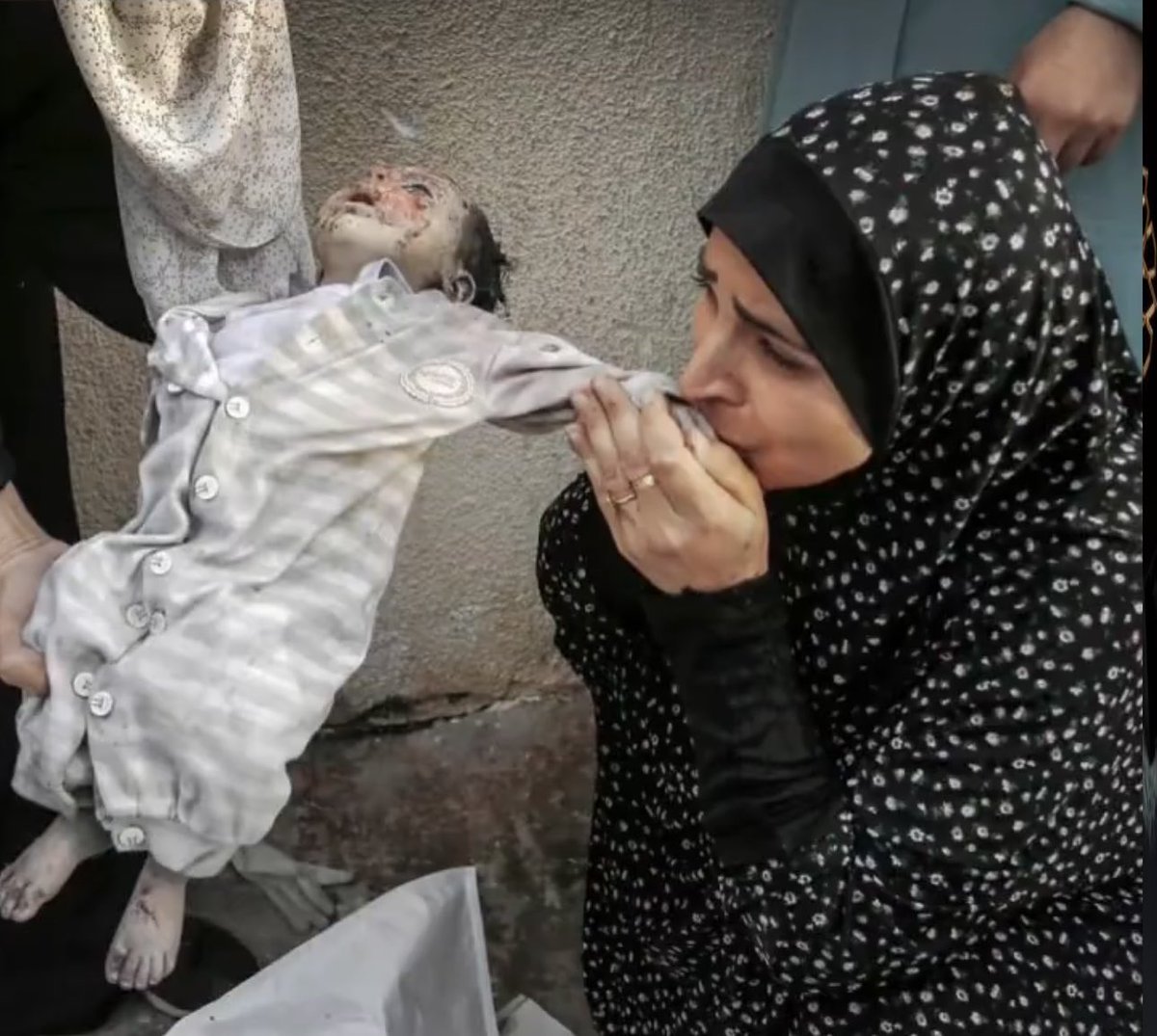 "لا تُصَالِحْ ولو قيلَ رأساً برأسٍ
أَكُلُّ الرُّؤوسِ سواء؟!"