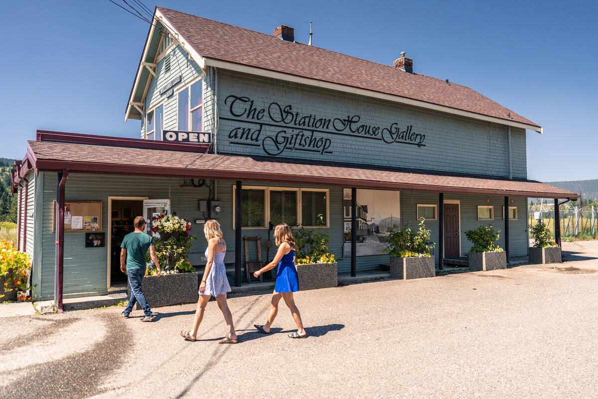 Fly with us from Vancouver to Williams Lake! ✈️⁠
⁠
We offer non-stop flights four times a week, departing every Sunday, Monday, Wednesday, and Friday at 1:25 PM.
⁠
Book your seat today at flycma.com⁠
⁠
#FlyCMA ⁠
⁠
📸: Cariboo Chilcotin Coast/Jonny Bierman⁠