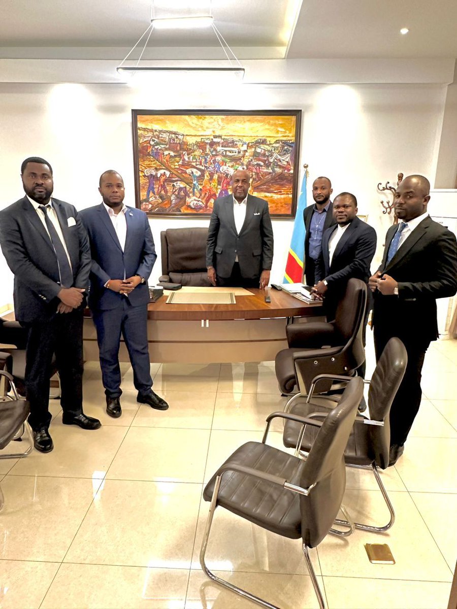 DjimoJoel60914's tweet image. #Bérets #rouges #Mentors 
Au crépuscule de ce mardi 13/08/2024 ls figures emblématiques se sont rendu au cabinet de son exc min ds hydrocarbure @molendosakombi .
Au menu :  jeunesse vecteur d la paix pour la protection de notre vk président d l&apos;assemblée nationale @VitalKamerhe1