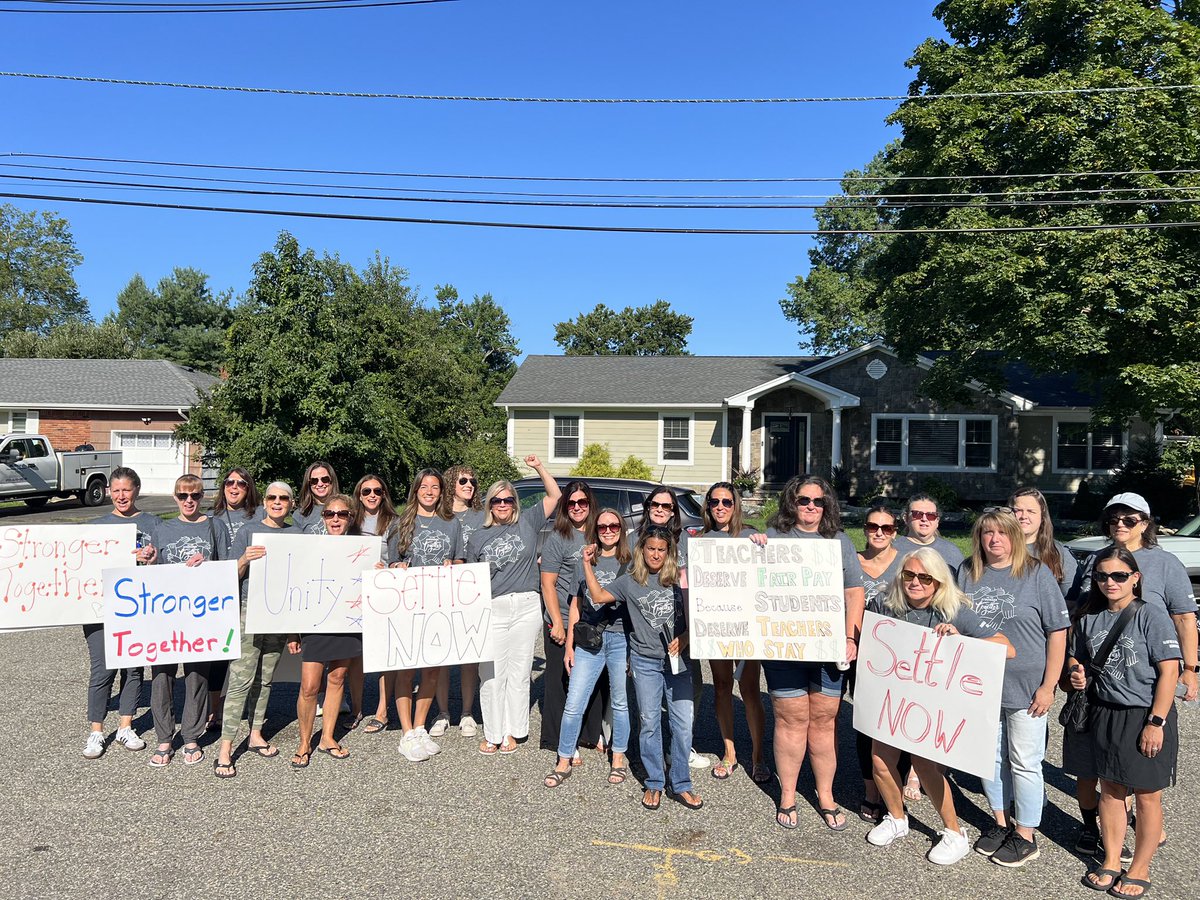 ChristineCandar's tweet photo. This is what we mean by “We are NJEA”. Standing together to help the Fairfield EA fight for a fair and just contract. Thank you Bloomfield, Cedar Grove, VoTech, East Orange, GlenRidge, Montclair, Orange &amp;West Orange for showing up! @ECEANJORG @NJEA #WeAreNJEA https://t.co/OiIAE8THr7