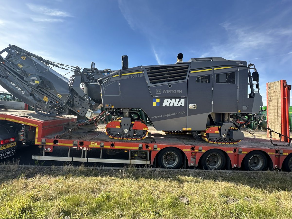 Neil Armstrong tweet media