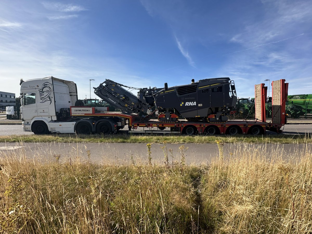 Neil Armstrong tweet media