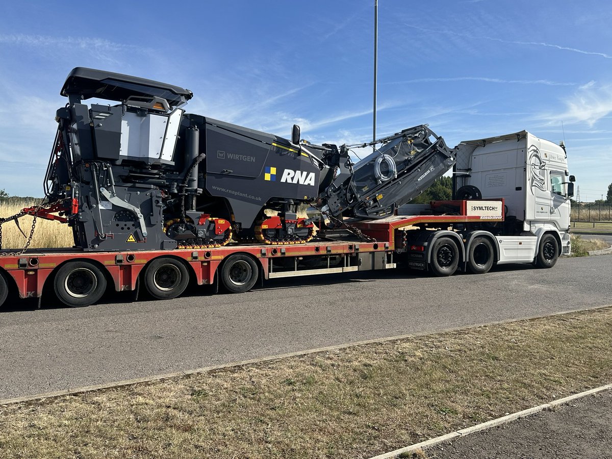 Neil Armstrong tweet media