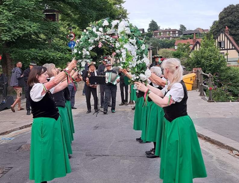 Fiddlestickclog's tweet photo. Our last Monday dance out of the Summer is next week. Join us for some live music and dance at the @WhalebonePH in Norwich on 19th August from 7.30pm 🎶

#fiddlesticksclog #norwichdance #morrisdancing https://t.co/GuWLmgkEff