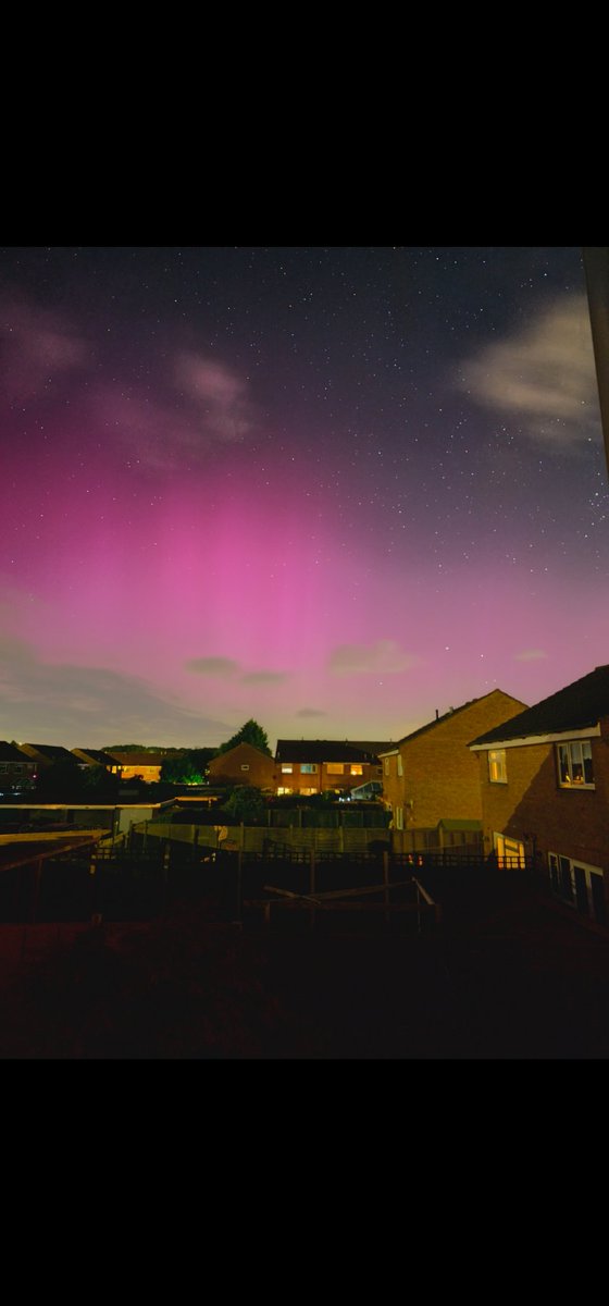 KatF1ix's tweet photo. Meteor shower &amp;Aurora AGAIN yesterday (12th)brighterthan the 11th! ,for a bit you could see a very, very faint pinky tinge with green by eye - 11th -12th now 12th-13th! Happy birthday, mum💗I guess we both got a special display for both our bdays #aurora #birthday #meteorshower https://t.co/o3HnCm8xpc