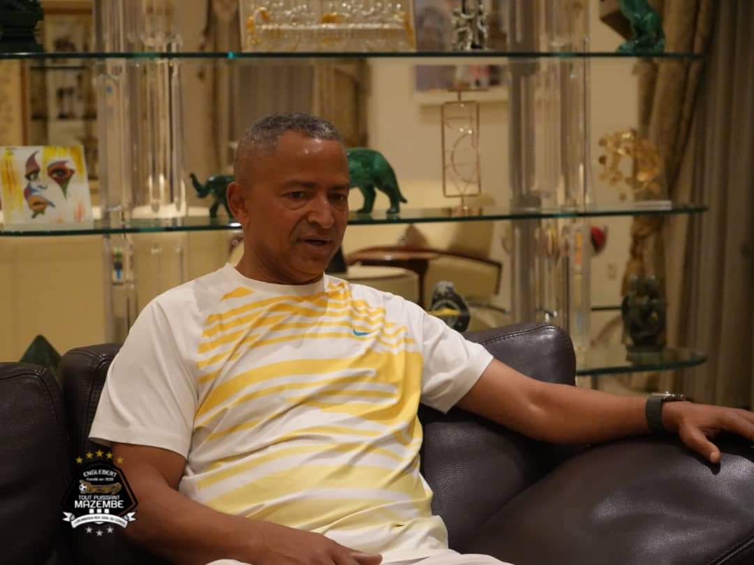 Kosi_foottalk's tweet photo. 4 months after his fatal accident, TP Mazembe legend Rainford Kalaba today met with Président Moise Katumbi.
Kalaba was even declared dead before further détail came in that he was in comma.
Happy to see the him looking strong.
#kalaba #tpmazembe #congo #moïsekatumbi https://t.co/NJGyIiaY4a