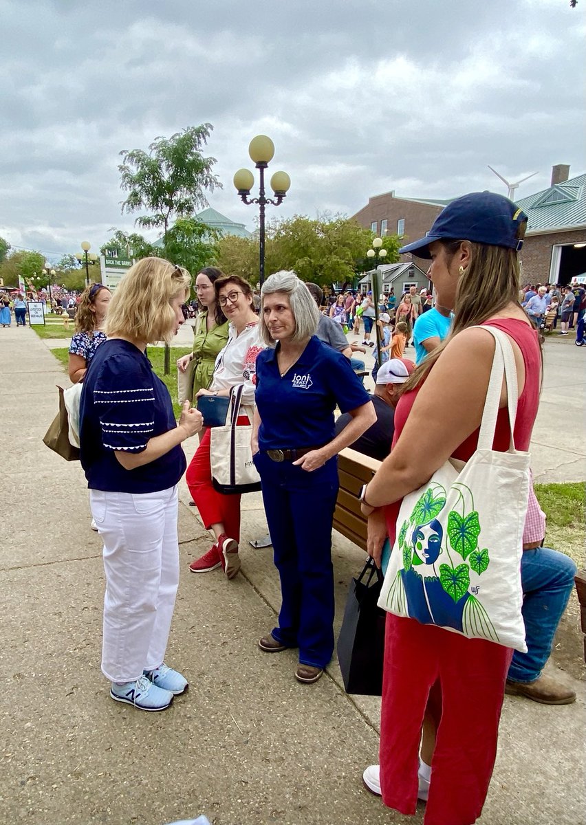 Time with Iowa’s elected leaders at iconic ⁦<a href="/IowaStateFair/">Iowa State Fair</a>⁩; talk of freedom for Ukraine over pork-chops-on-a-stick &amp; crispy apple egg rolls dipped in caramel. Here with ⁦<a href="/IAGovernor/">Gov. Kim Reynolds</a>⁩ ⁦<a href="/SenJoniErnst/">Joni Ernst</a>⁩ &amp; ⁦<a href="/BoesenForMayor/">Connie Boesen</a>⁩ ⁦<a href="/gmfus/">German Marshall Fund</a>⁩ ⁦<a href="/UKRintheUSA/">UKR Embassy in USA</a>⁩