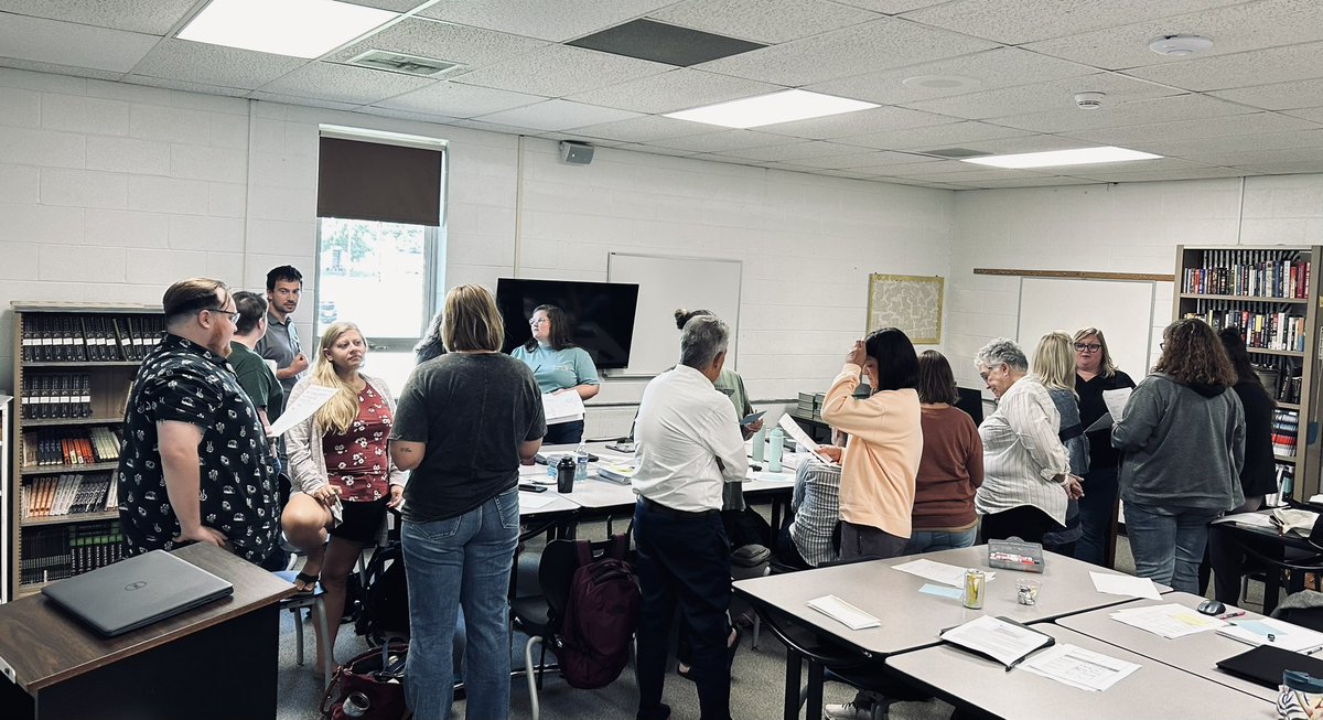 sweat_nancy's tweet photo. Teacher Leader Institute, Day 2, with the teacher leaders @Dist276Atown &amp; their #AADULLC learning partners. All about instructional protocol, learning walks, feedback, &amp; all things leadership. @HelenMateosky @CathyHerbert18 @KellyCarolJ @DrJhodge1906 https://t.co/VWANfZe6k7