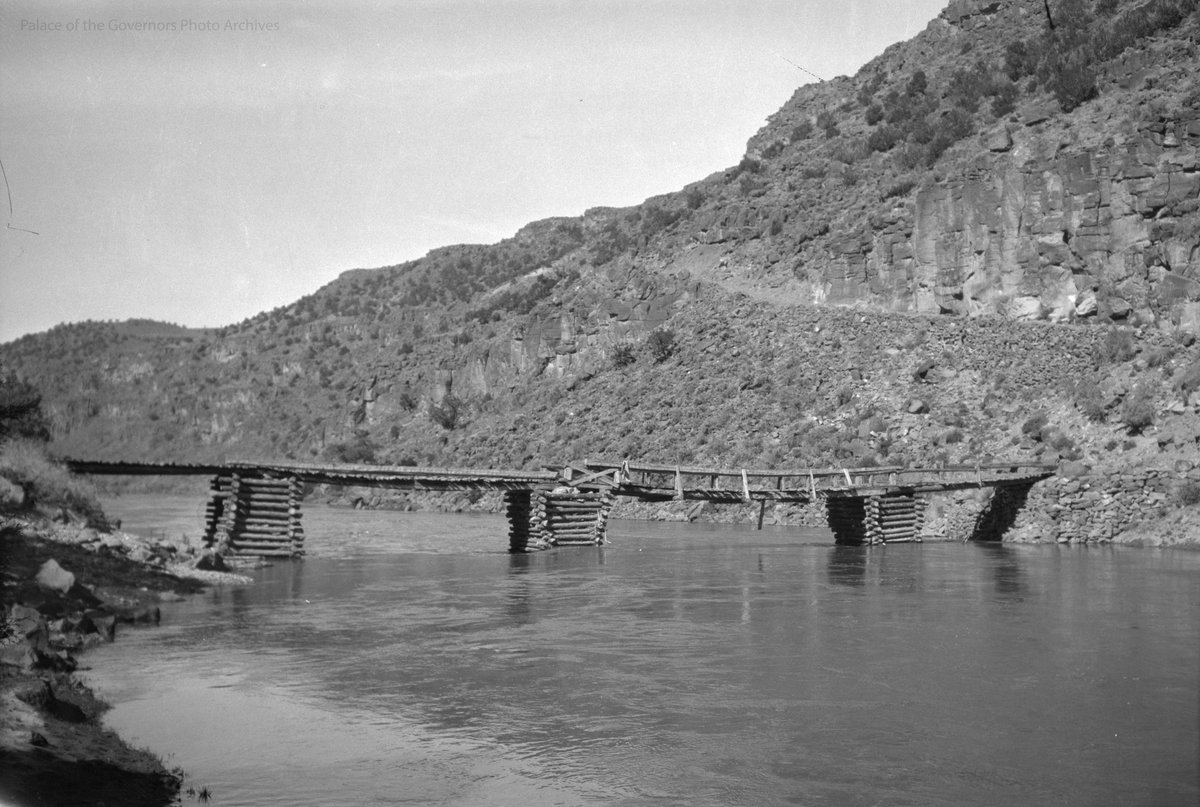 Dunn's #Bridge over #RioGrande, near #Taos, #NewMexico, 1925 - 1945?
Photographer: T. Harmon #Parkhurst (POG 015409)