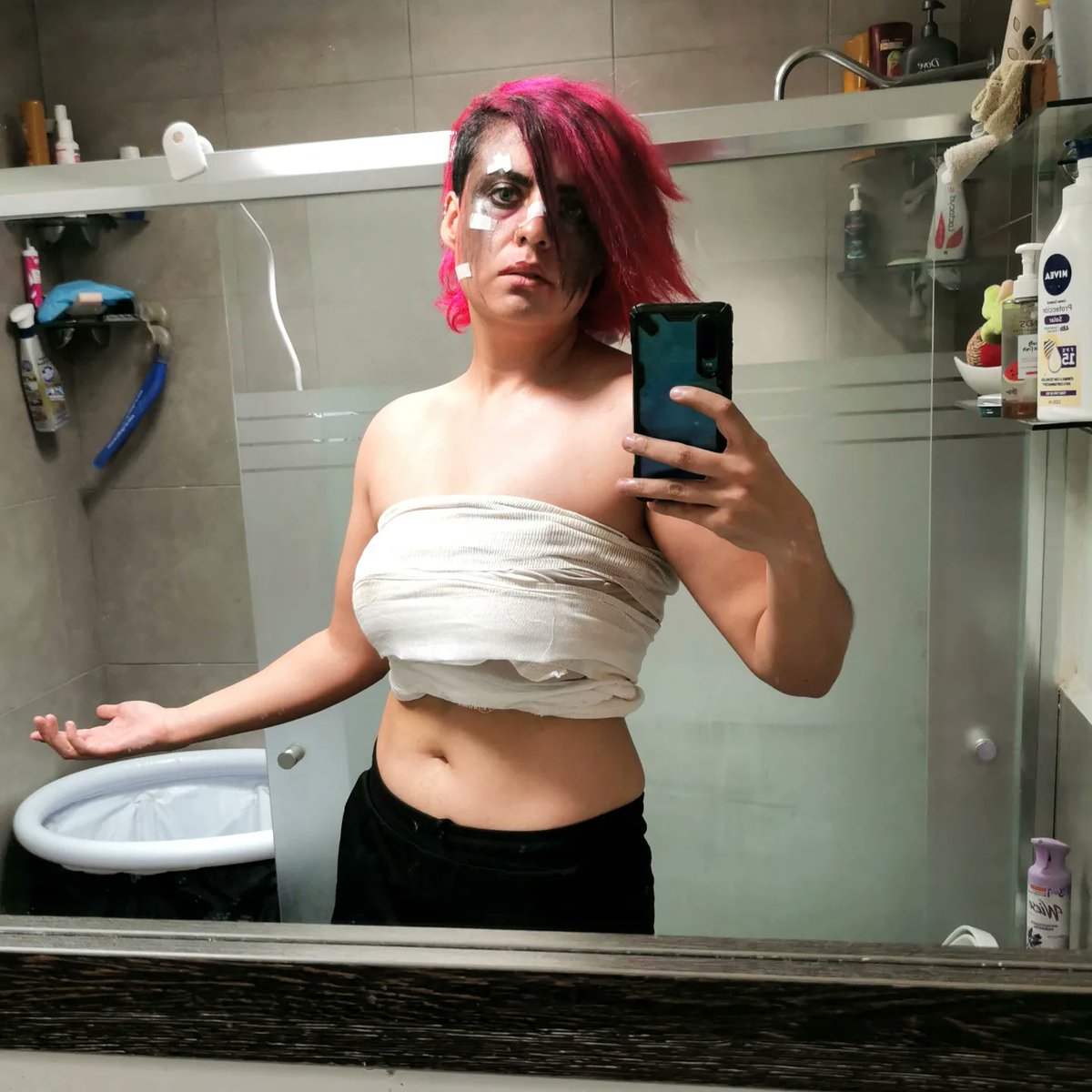 MAkaly_K's tweet photo. Prueba de maquillaje y color de cabello 🖤
#viemo #vi #arcane #arcane2 #cosplay #emo #caitvi #piltoversfinest #LeagueOfLegends #riotgames https://t.co/wsNDp0esY5