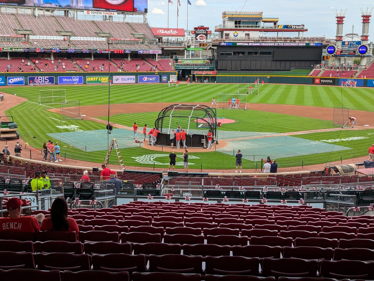Checking another ballpark off the list. Hello Cincy! <a href="/Reds/">Cincinnati Reds</a>